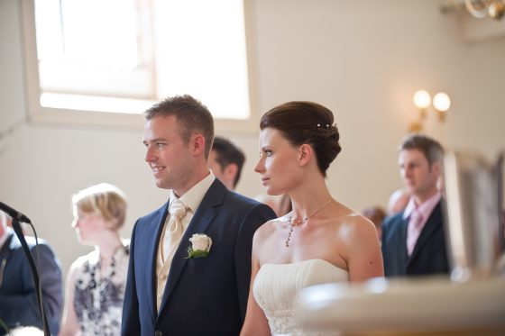 Couple getting married at the registry office